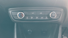Vauxhall Crossland 1.2 Turbo Design 5dr Petrol Hatchback